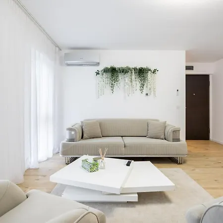 Breeze - Modern Escape In Pipera 布加勒斯特 Exterior photo