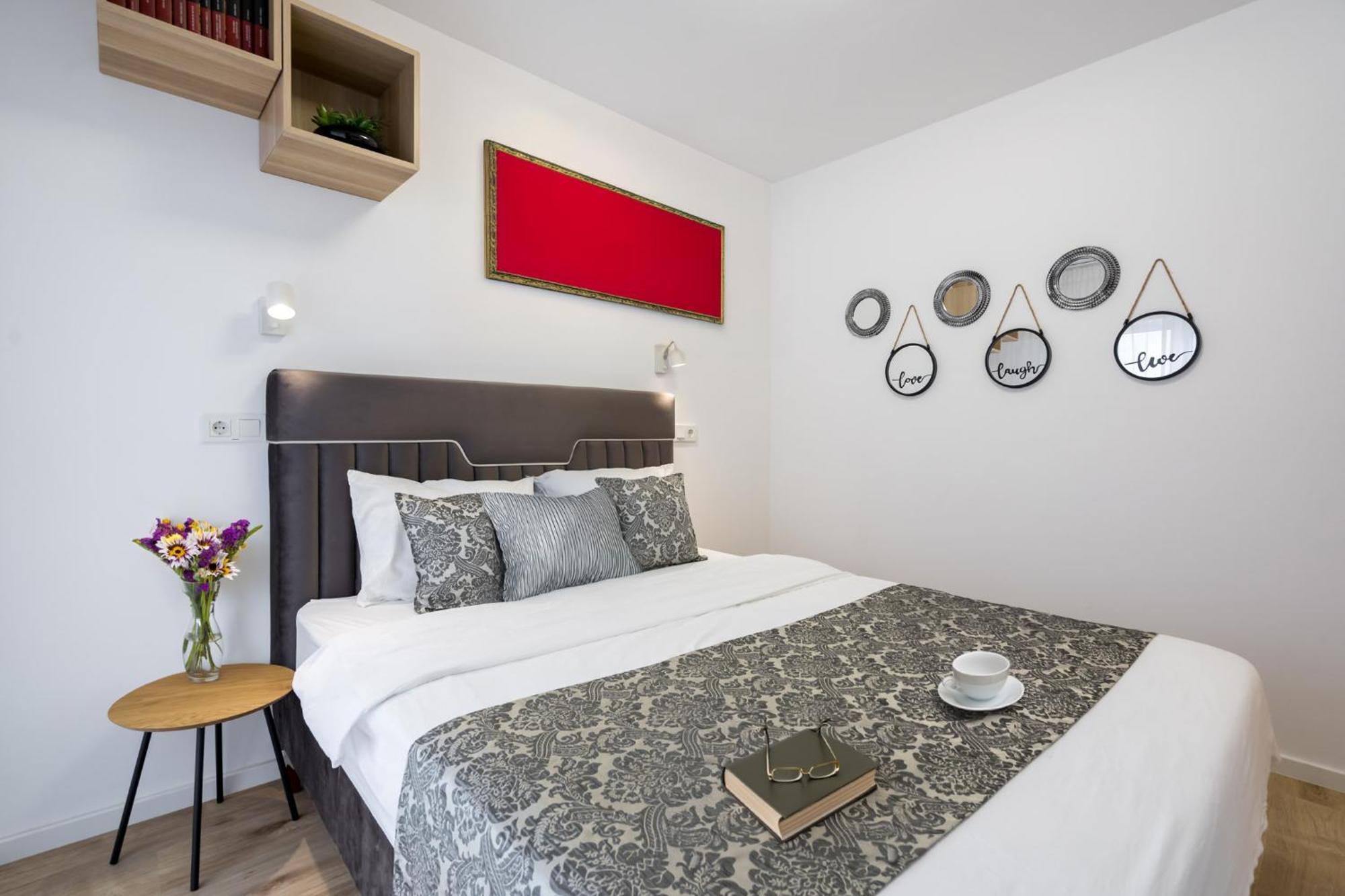 Apartment Breeze - Modern Escape In Pipera
